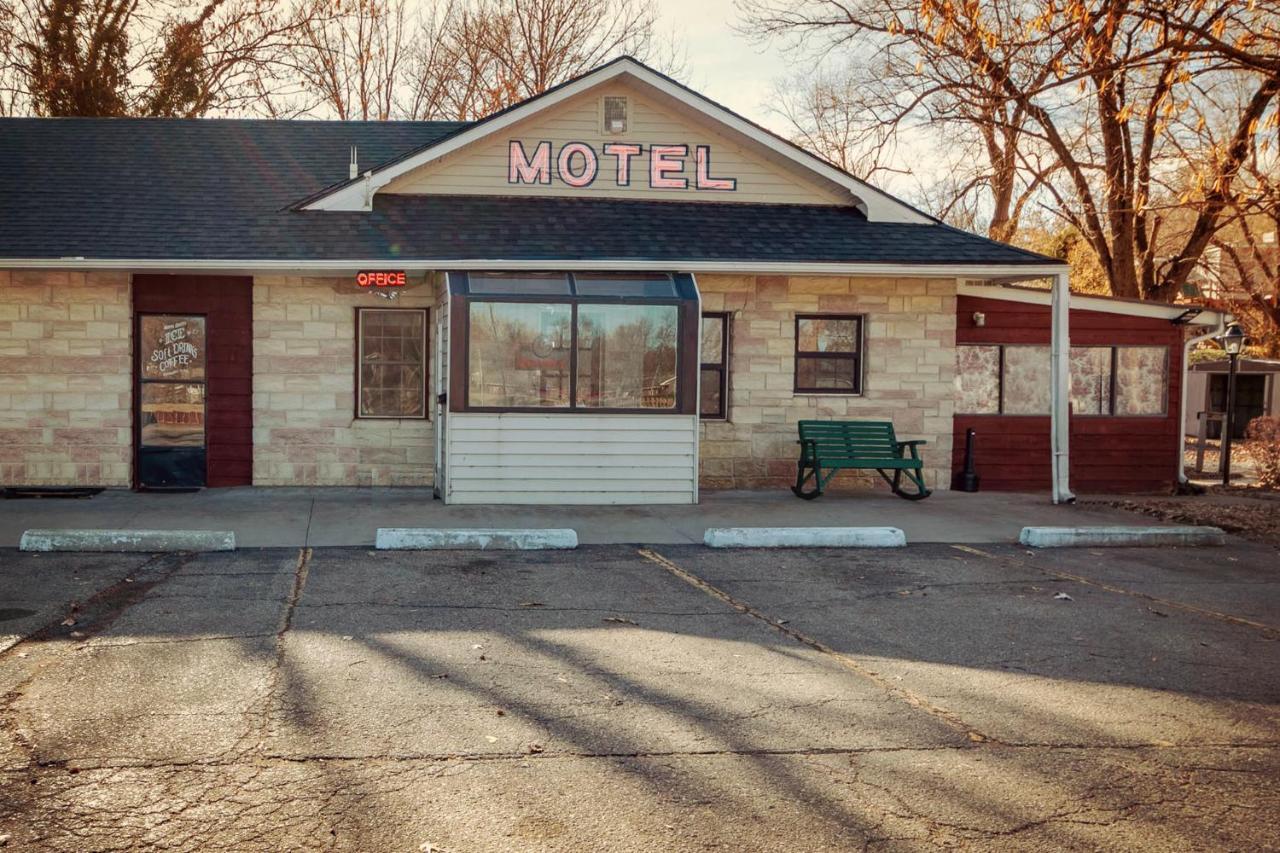 Simmer Motel Wamego Luaran gambar