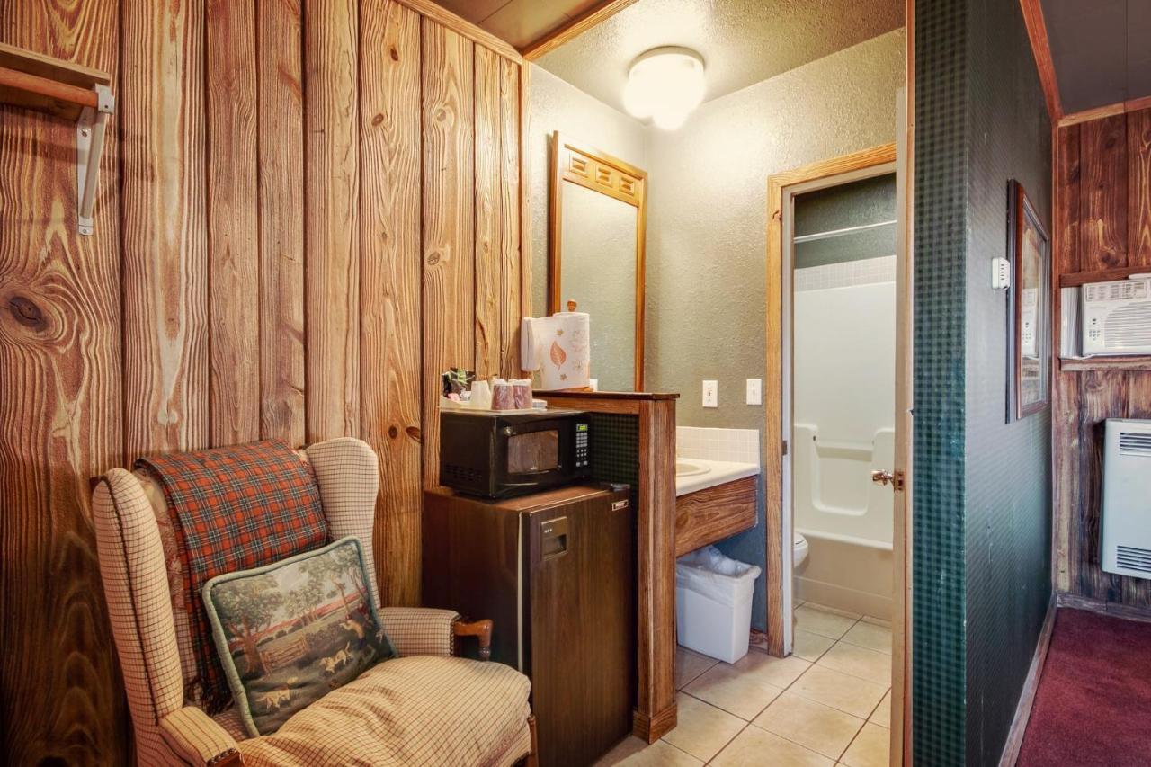 Simmer Motel Wamego Luaran gambar