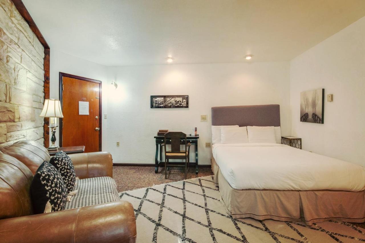 Simmer Motel Wamego Luaran gambar