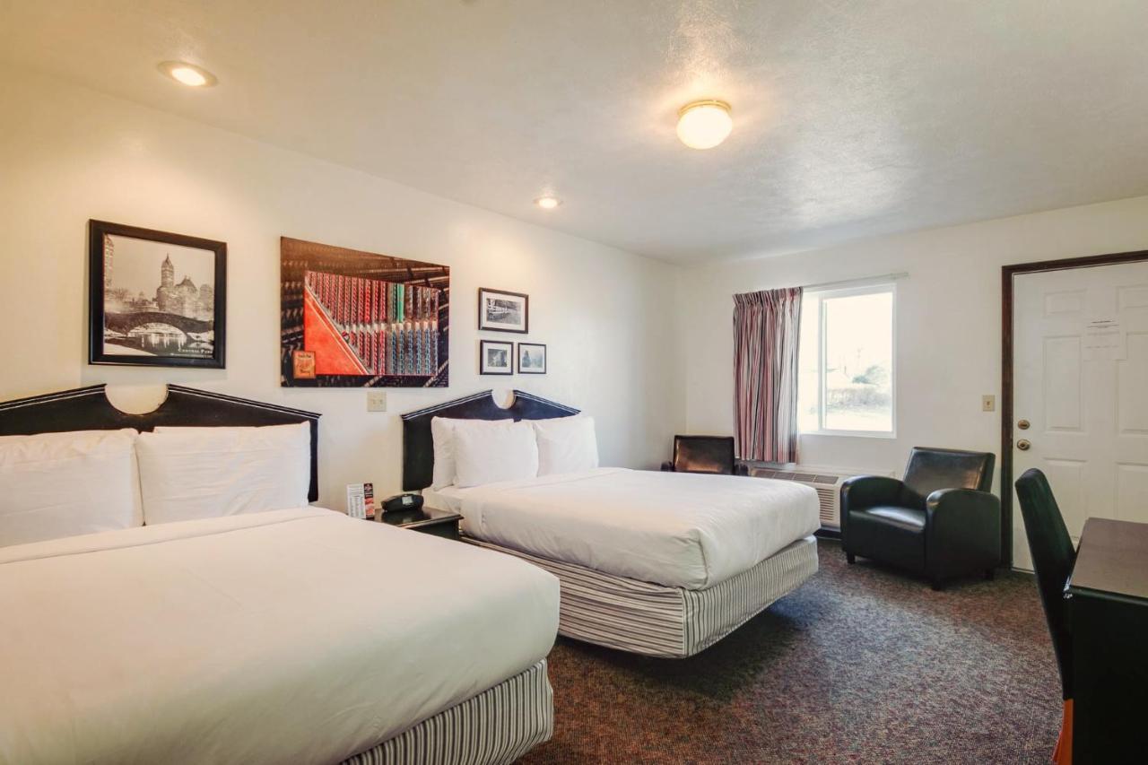 Simmer Motel Wamego Luaran gambar