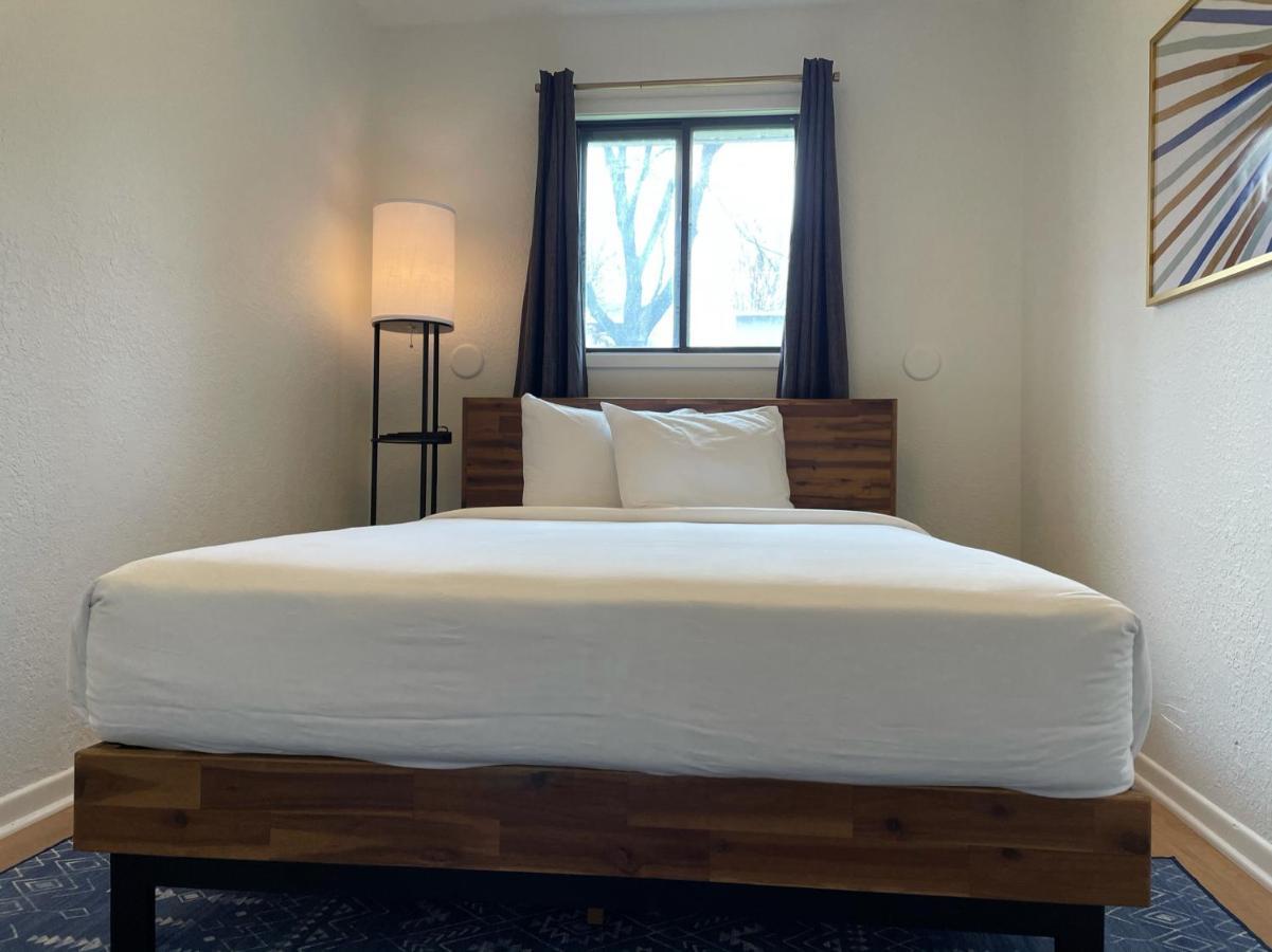 Simmer Motel Wamego Luaran gambar